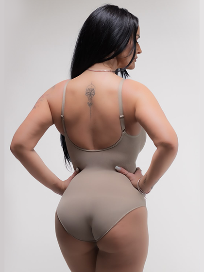 Body Cu Spate Decupat