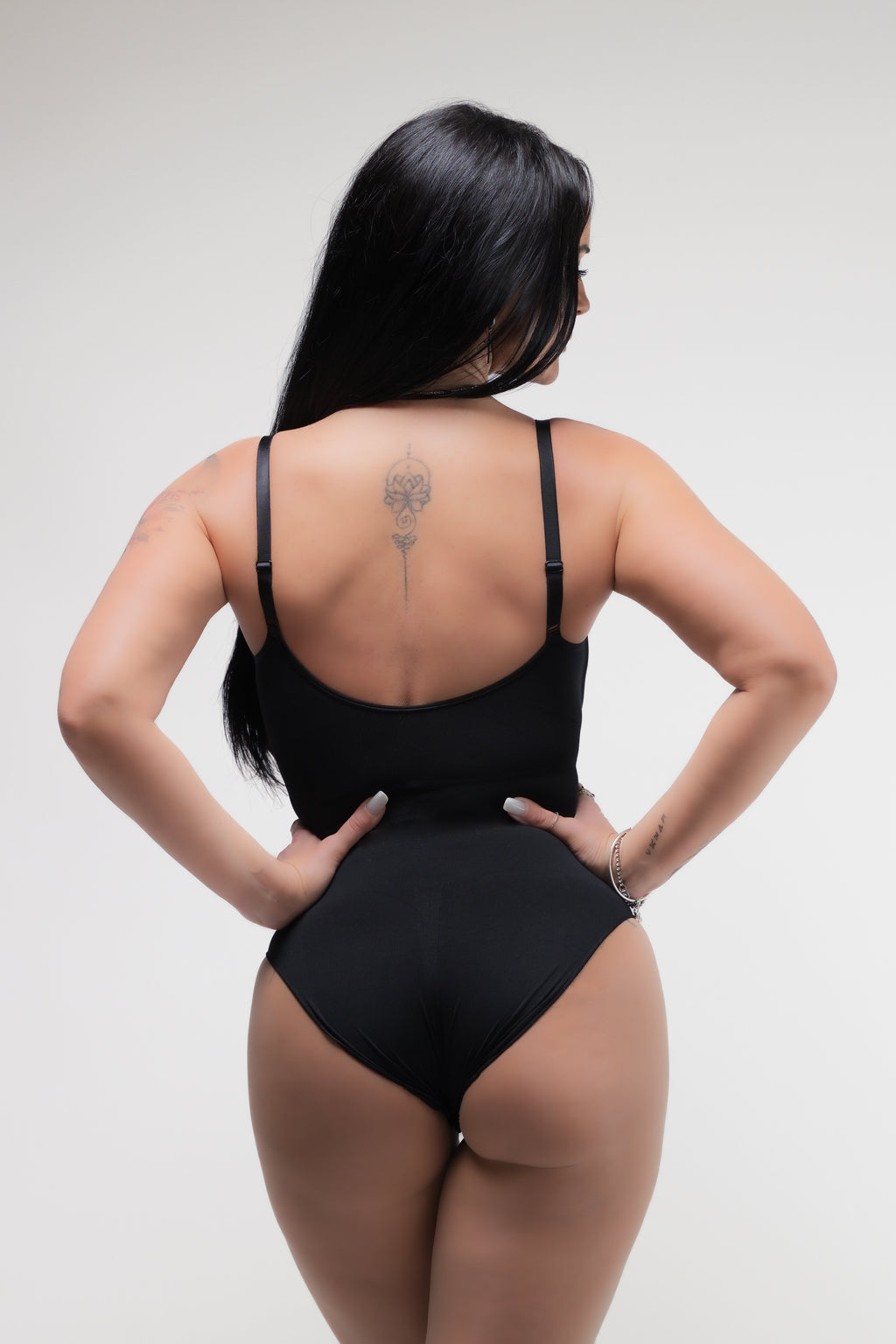 Seamless ultramodelate body